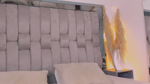 Snapshot of _curly_girl_ chatting on 06-15-26, 12:35 online show from 06-15-26, 12:35