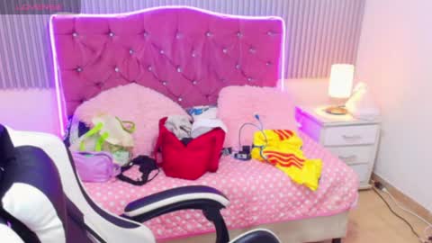 Snapshot of _curvy_mature_ chatting on 05-24-26, 02:16 _curvy_mature_ online show from 05-24-26, 02:16
