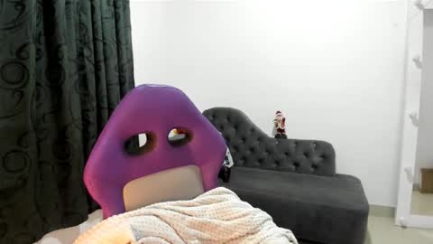 Katherine   Shedule  10pm -4 am  Colombia hour online show from 12-15-25, 02:16