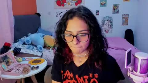 Snapshot of _dayanne_ chatting on 12-13-24, 01:37 Pao online show from 12-13-24, 01:37