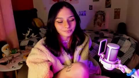 Snapshot of _dayanne_ chatting on 12-18-24, 03:04 Pao online show from 12-18-24, 03:04