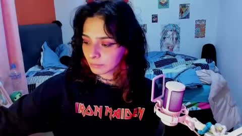 Snapshot of _dayanne_ chatting on 12-19-24, 02:45 Pao online show from 12-19-24, 02:45