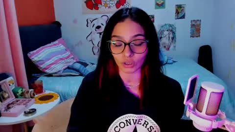 Snapshot of _dayanne_ chatting on 12-23-24, 12:03 Pao online show from 12-23-24, 12:03