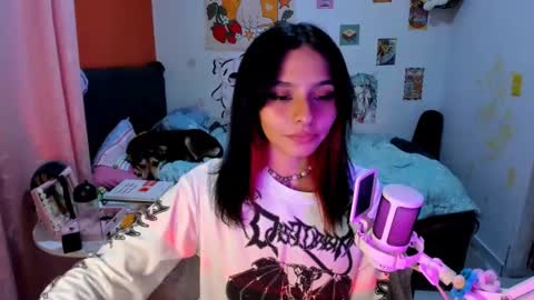 Snapshot of _dayanne_ chatting on 01-06-25, 01:53 Pao online show from 01-06-25, 01:53