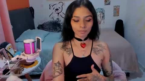 Snapshot of _dayanne_ chatting on 10-27-25, 03:32 Pao online show from 10-27-25, 03:32