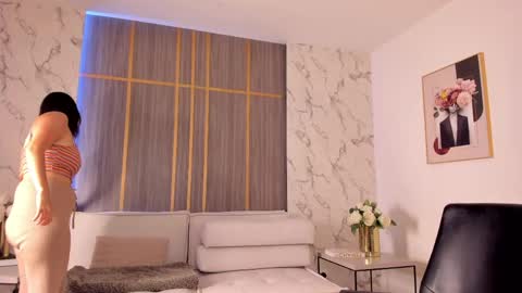 Abril online show from 04-12-26, 01:38