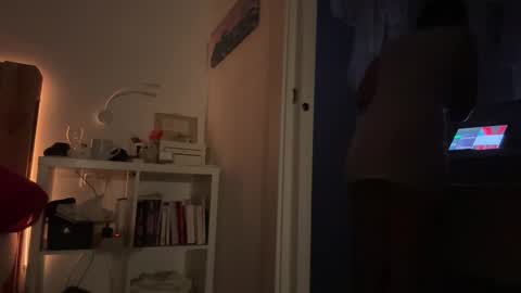 Snapshot of _elena_barra chatting on 10-05-25, 12:31  elena barra online show from 10-05-25, 12:31