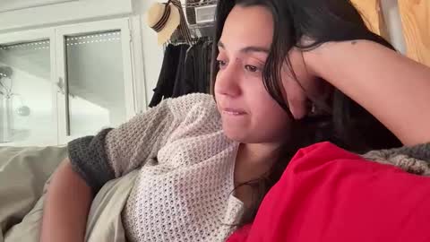 Snapshot of _elena_barra chatting on 10-24-25, 08:55  elena barra online show from 10-24-25, 08:55