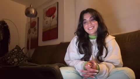 Snapshot of _elena_barra chatting on 12-22-25, 06:38 elena barra online show from 12-22-25, 06:38