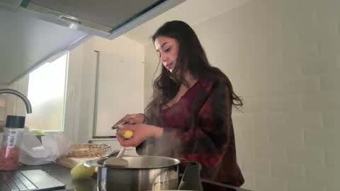 Snapshot of _elena_barra chatting on 02-16-26, 03:41 elena barra online show from 02-16-26, 03:41