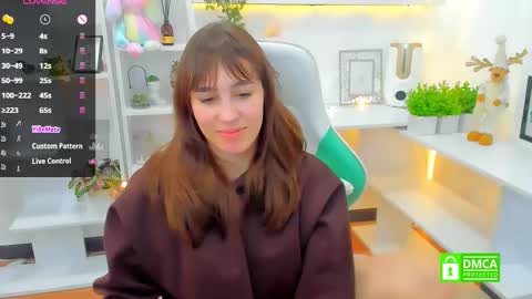 Lizzy  online show from 02-10-25, 12:19