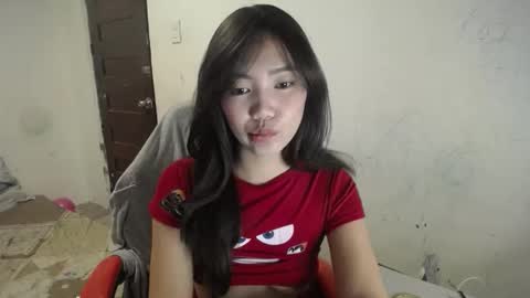 Snapshot of _ellevivien chatting on 03-23-26, 04:11 Elle online show from 03-23-26, 04:11