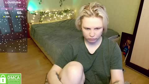 Snapshot of _elven_dreams__ chatting on 12-16-24, 09:03 chloue and Gretta online show from 12-16-24, 09:03