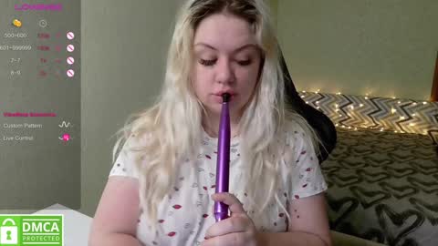 Snapshot of _elven_dreams__ chatting on 02-06-25, 09:00 chloue and Gretta online show from 02-06-25, 09:00