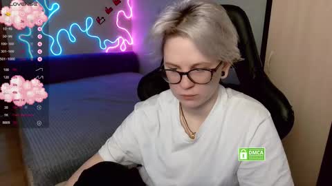 Snapshot of _elven_dreams__ chatting on 11-09-25, 07:23 chloue and Gretta online show from 11-09-25, 07:23