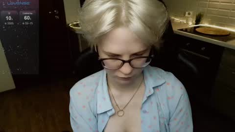 chloue and Gretta online show from 06-23-26, 07:56