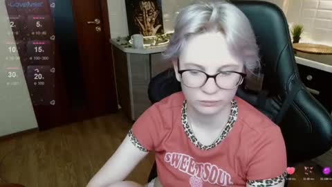 chloue and Gretta online show from 07-12-26, 06:21