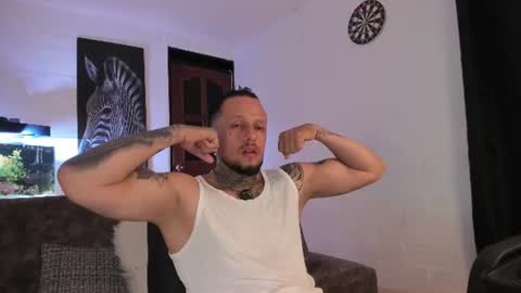 Snapshot of _emilio_escobar chatting on 06-22-26, 07:27 Emilio online show from 06-22-26, 07:27