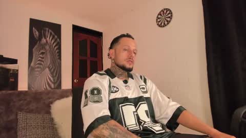 Snapshot of _emilio_escobar chatting on 06-26-26, 08:30 Emilio online show from 06-26-26, 08:30