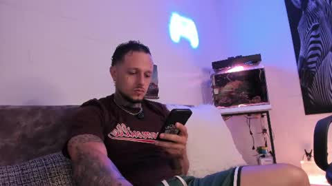 Snapshot of _emilio_escobar chatting on 07-13-26, 10:29 Emilio online show from 07-13-26, 10:29