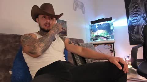 Snapshot of _emilio_escobar chatting on 07-21-26, 10:06 Emilio online show from 07-21-26, 10:06