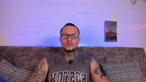Snapshot of _emilio_escobar chatting on 07-30-26, 06:23 Emilio online show from 07-30-26, 06:23