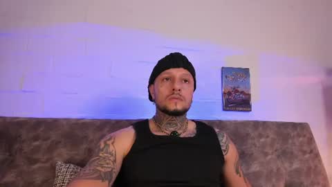 Snapshot of _emilio_escobar chatting on 08-03-26, 09:48 Emilio online show from 08-03-26, 09:48