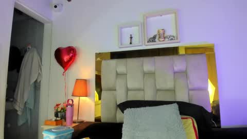 Isabella online show from 02-21-25, 12:06