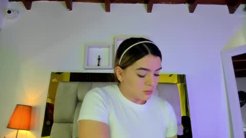 Isabella online show from 03-06-25, 12:09