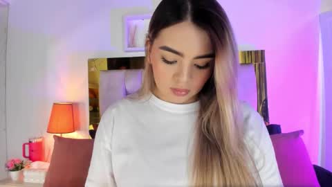 Isabella online show from 11-19-25, 01:00