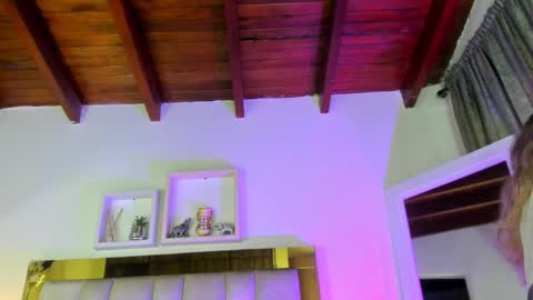 Isabella online show from 11-25-25, 12:05