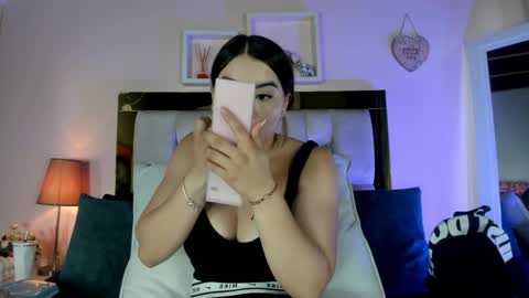 Snapshot of _emily_r chatting on 04-27-26, 12:03 Isabella online show from 04-27-26, 12:03