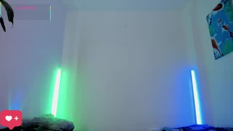 Snapshot of _emmaruiz chatting on 07-21-26, 03:42 Emma online show from 07-21-26, 03:42