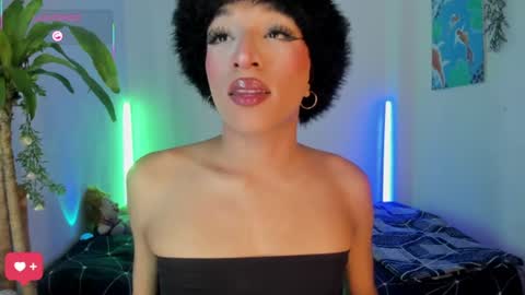 Snapshot of _emmaruiz chatting on 07-26-26, 03:25 Emma online show from 07-26-26, 03:25
