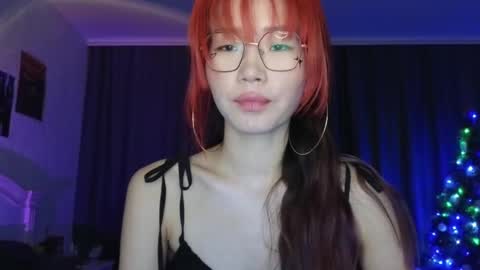 Snapshot of _eve____ chatting on 12-22-24, 11:33 EveEva online show from 12-22-24, 11:33