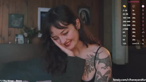 Snapshot of _freckles chatting on 06-05-26, 10:26 Jacqui Queen goddess motorcycle mozzarella Jaq next livestream see bio online show from 06-05-26, 10:26