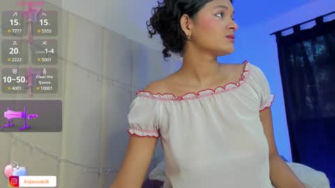 Snapshot of _frida_1 chatting on 01-08-25, 12:58 Frida online show from 01-08-25, 12:58