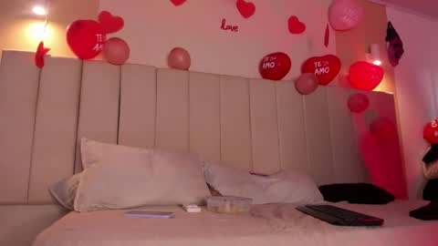 Snapshot of _frida_1 chatting on 02-18-25, 01:00 Frida online show from 02-18-25, 01:00
