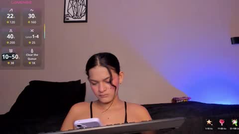 Snapshot of _frida_1 chatting on 09-17-25, 01:02 Frida online show from 09-17-25, 01:02