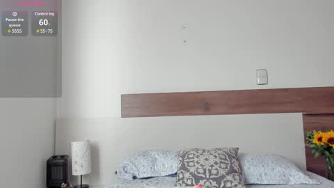 Snapshot of _fullmoon chatting on 01-12-25, 09:19 fullmoon online show from 01-12-25, 09:19