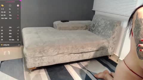 Snapshot of _funny_room_ chatting on 02-12-25, 08:07 Laura Juan online show from 02-12-25, 08:07