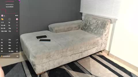 Snapshot of _funny_room_ chatting on 02-25-25, 06:20 Laura Juan online show from 02-25-25, 06:20