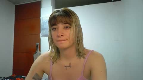 Mia-foster online show from 04-09-26, 12:54