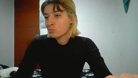 Snapshot of _genesid_dixton chatting on 05-05-26, 06:49 Mia-foster online show from 05-05-26, 06:49