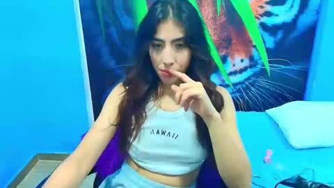 Snapshot of _gold_strawberry_ chatting on 05-16-26, 02:49 _gold_strawberry_ online show from 05-16-26, 02:49