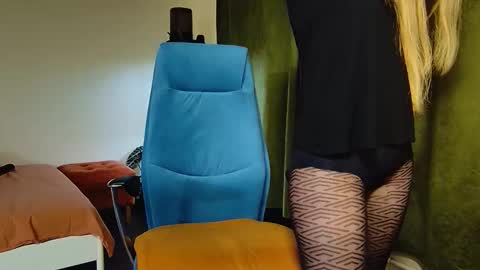 _goldilocks__ online show from 11-25-25, 12:38