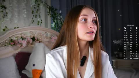 Snapshot of _green_green_ chatting on 05-07-26, 02:28 Milly online show from 05-07-26, 02:28