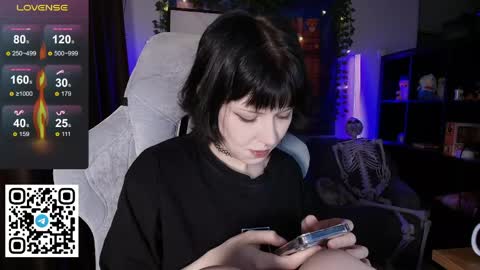 Snapshot of _gummybears_ chatting on 05-23-26, 08:29 Tori online show from 05-23-26, 08:29
