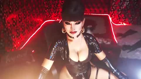 Snapshot of _hailyourqueenx chatting on 12-23-24, 05:06 GoDDess Chloe online show from 12-23-24, 05:06