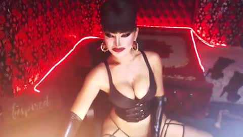 Snapshot of _hailyourqueenx chatting on 12-28-24, 08:58 GoDDess Chloe online show from 12-28-24, 08:58